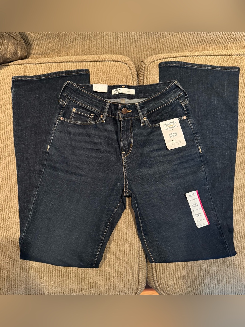 Signature by Levi Strauss Women’s Boot Cut Jeans